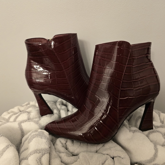 Boots - Picture 6 of 6